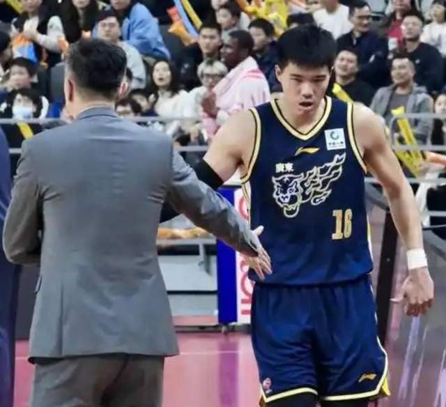 B体育官方网站-正式退出常规赛！焦泊乔赴京开启治疗，原因曝光，杜锋该醒醒了